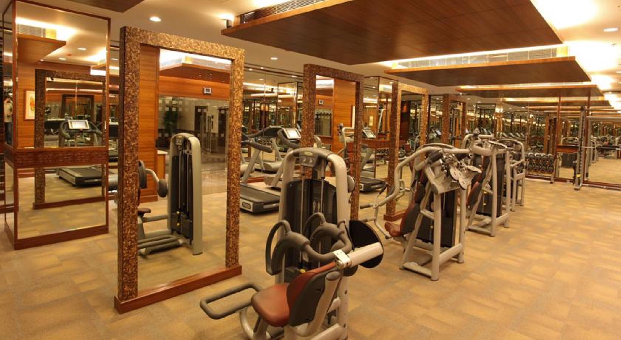 เดอะ ลลิต มุมไบ Hotel ภายนอก รูปภาพ The gym at the Taj Mahal Palace