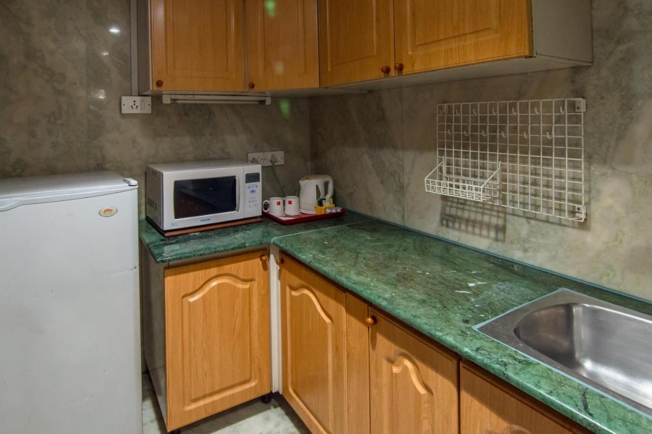 เดอะ ลลิต มุมไบ Hotel ภายนอก รูปภาพ A typical kitchen in a guest room at the hotel