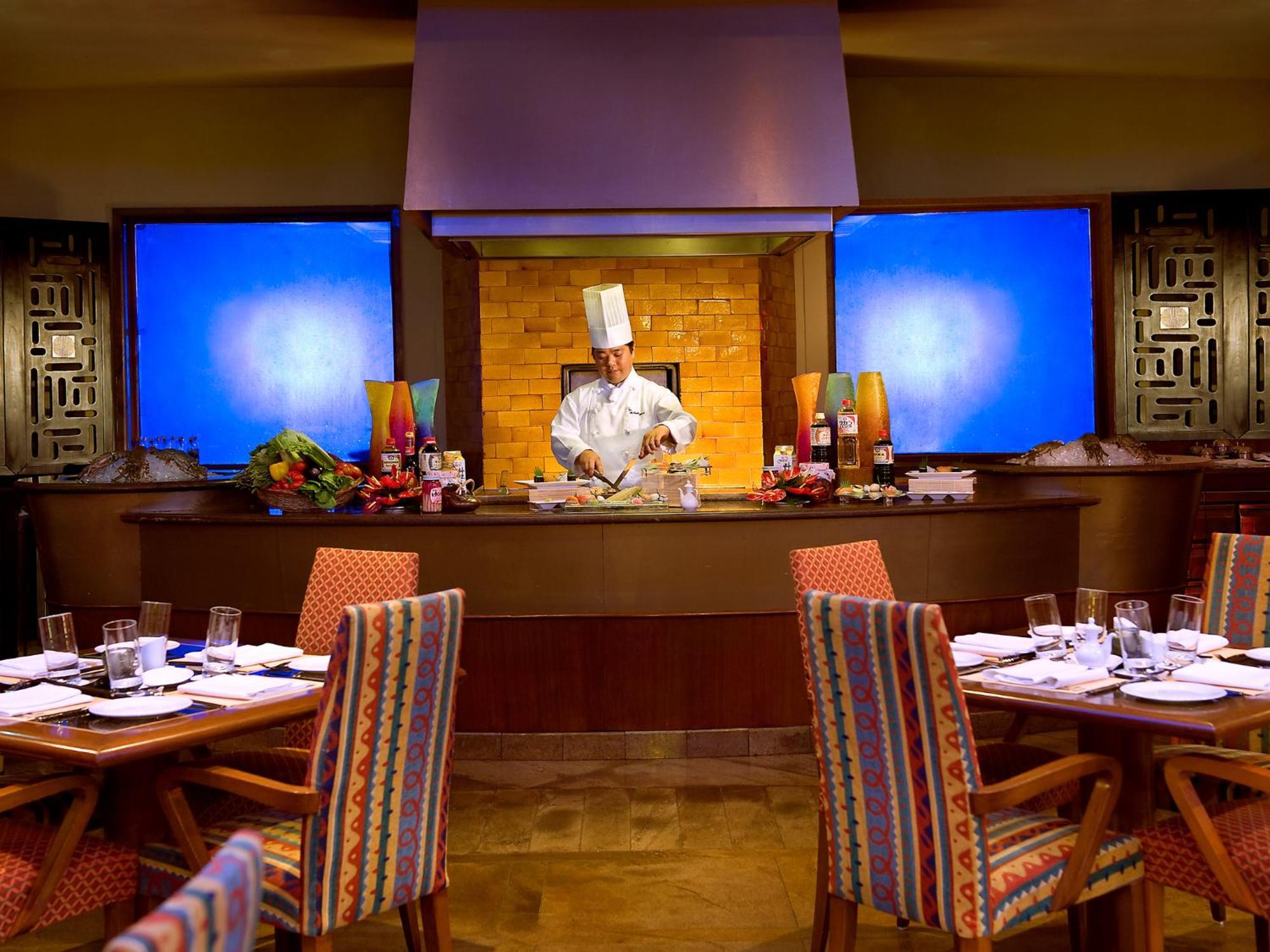 เดอะ ลลิต มุมไบ Hotel ภายนอก รูปภาพ A restaurant at the Atlantis Paradise Island