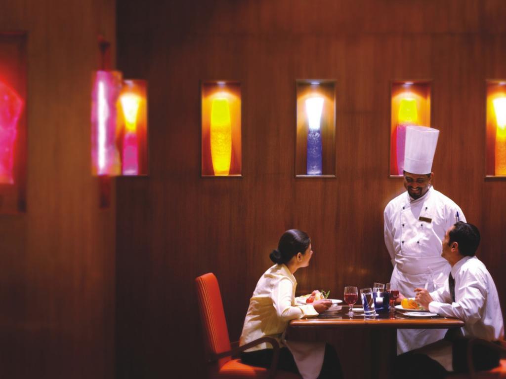 เดอะ ลลิต มุมไบ Hotel ร้านอาหาร รูปภาพ A restaurant in a hotel